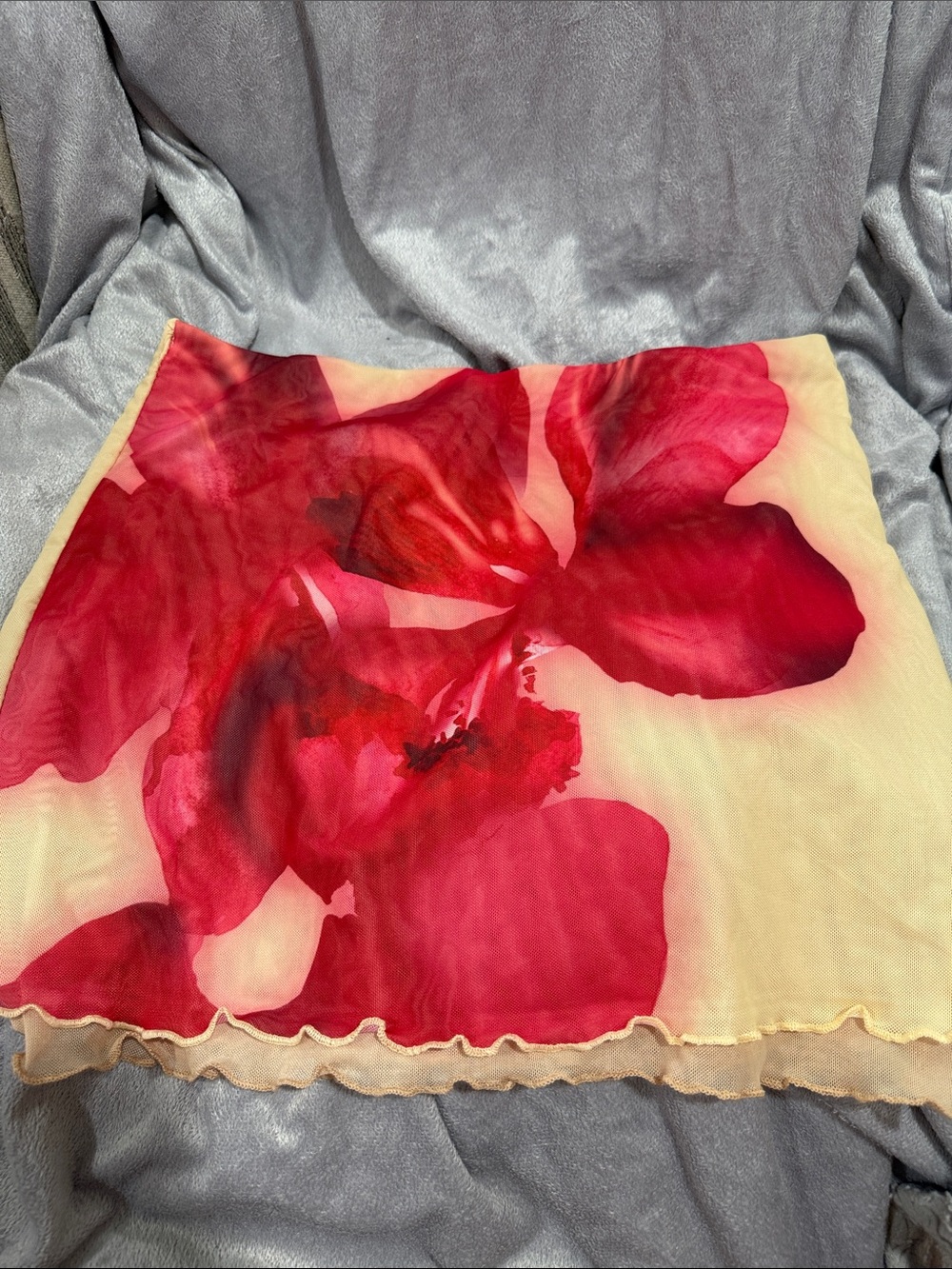 SHEIN Red Floral Mini Skirt on Cream Base